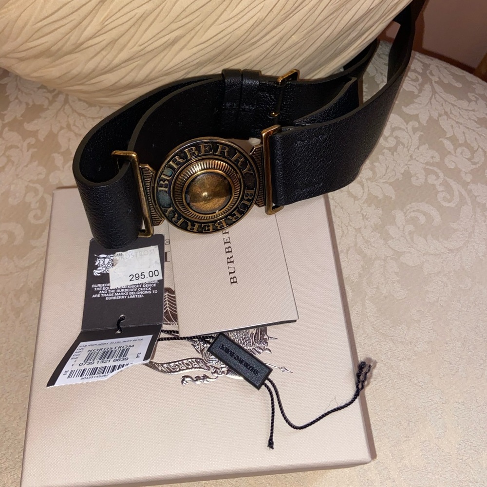 Burberry Leather Belt - Picture 5 of 7